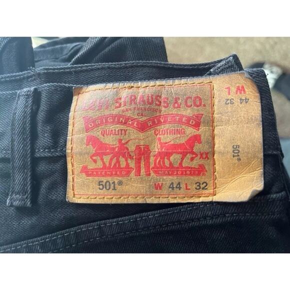 2012 New Men's 44x32 Levi's 501 Button Fly Original Black Jeans #005010660 Read - Picture 9 of 13